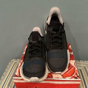 Adidas mens running shoe. Brand- Adidas. Style- Ultraboost. Size- 8.5 (mens).